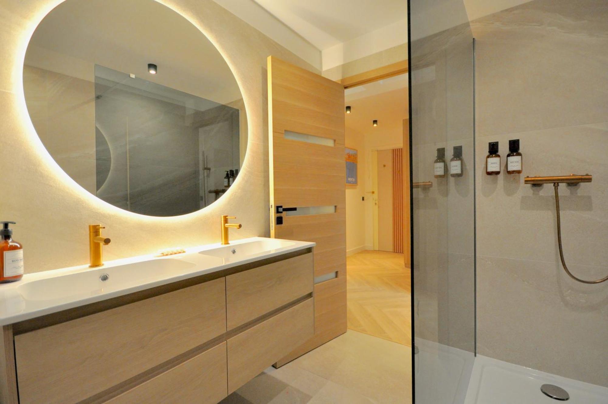 Monaco # Menton - 6 Persons - 2 Bedrooms - Full Renovated - Private Parking - Hypercenter - Clim - Beach And Sun Bagian luar foto
