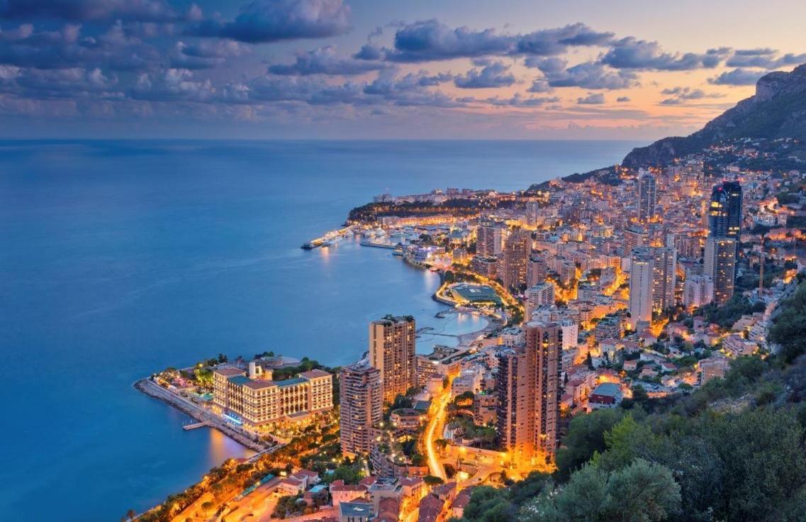 Monaco # Menton - 6 Persons - 2 Bedrooms - Full Renovated - Private Parking - Hypercenter - Clim - Beach And Sun Bagian luar foto