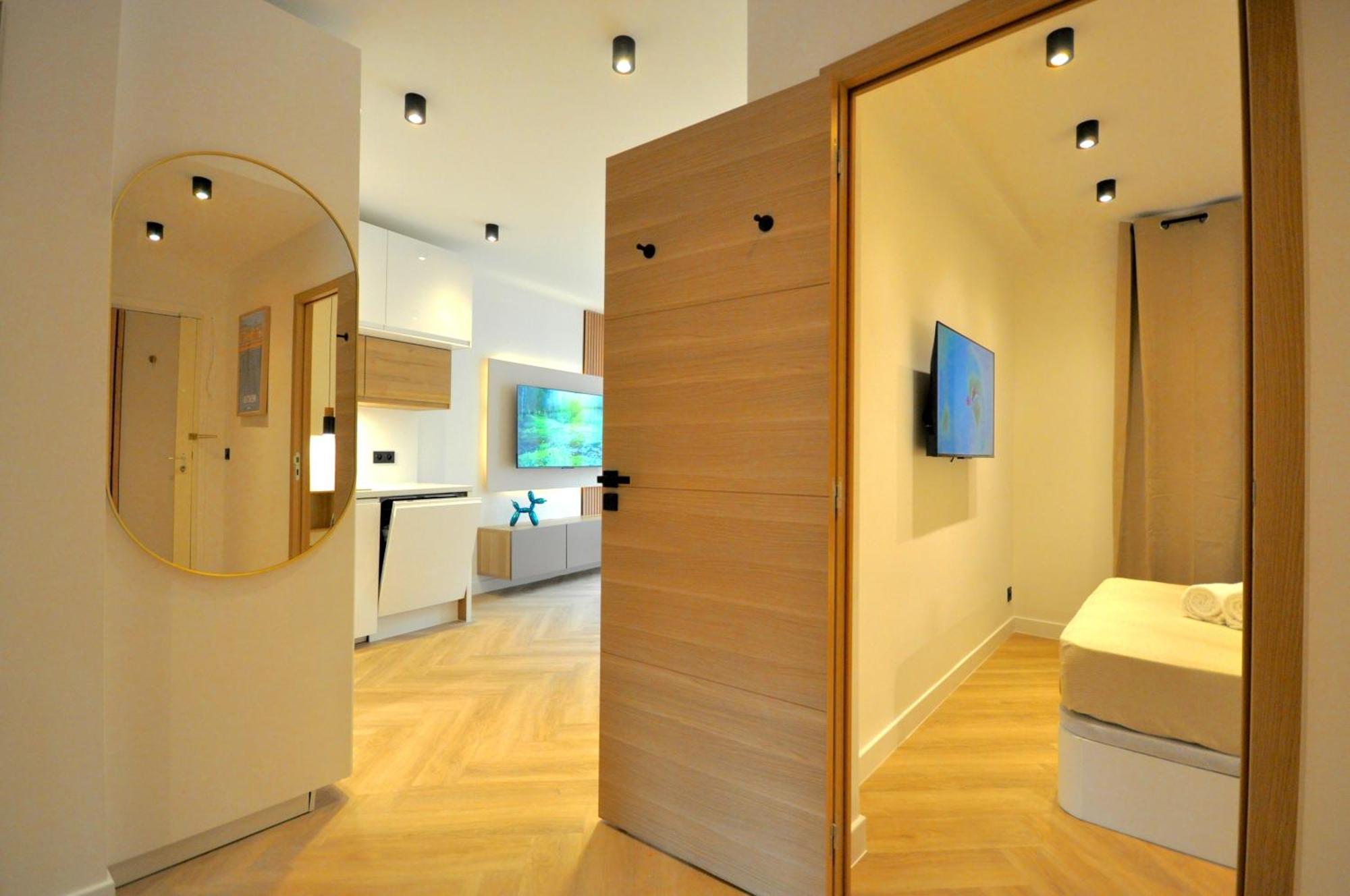 Monaco # Menton - 6 Persons - 2 Bedrooms - Full Renovated - Private Parking - Hypercenter - Clim - Beach And Sun Bagian luar foto