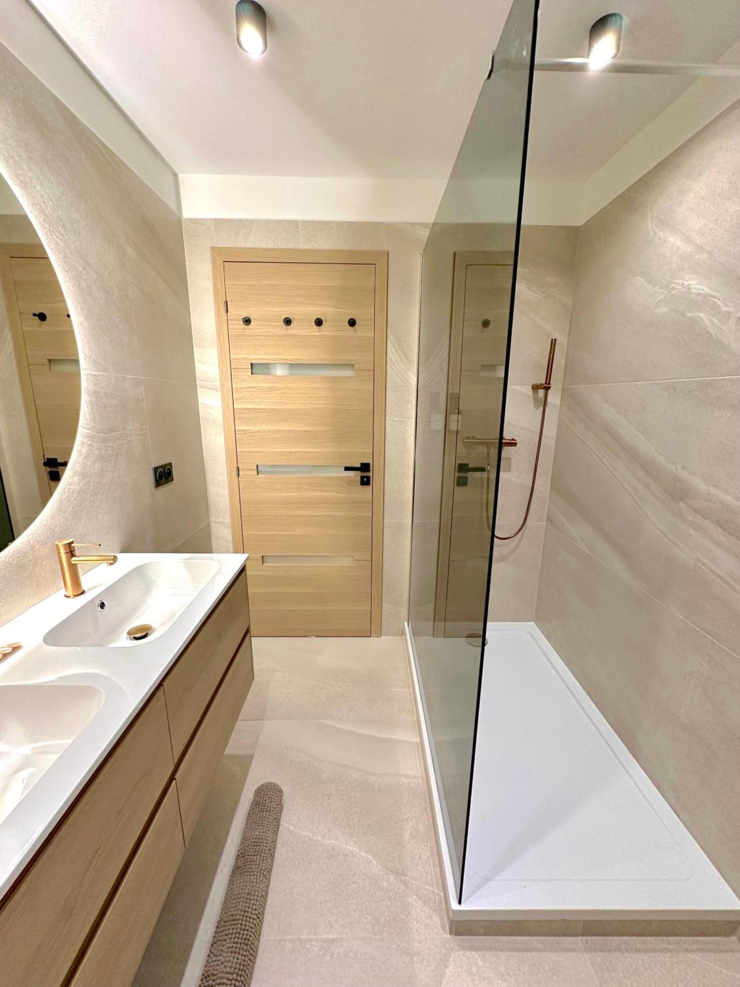 Monaco # Menton - 6 Persons - 2 Bedrooms - Full Renovated - Private Parking - Hypercenter - Clim - Beach And Sun Bagian luar foto